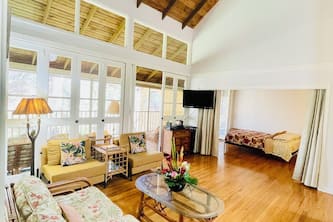 Molokai HideAway Hut: Snooze by seals + Wake to songbirds ~200 yds to the Ocean!