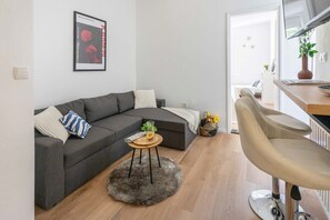 Living & dining area