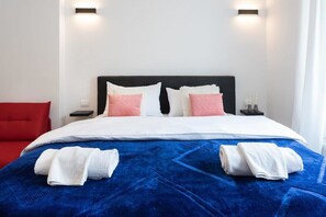 Fresh towels and linen for your convenience!
