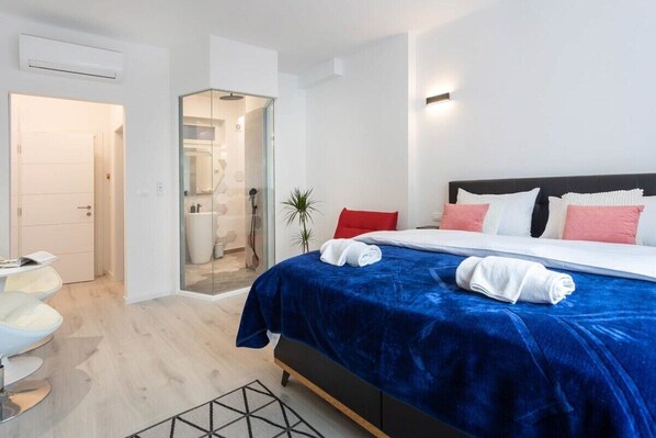 Convenient room layout