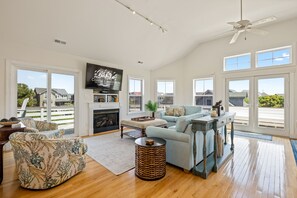 NH295: Salty Cs | TL Living Area, Deck Access