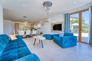 Kitchen and dining area