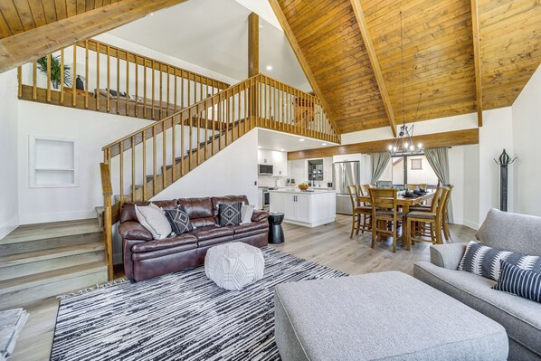 Munds Park Vacation Rental | 4BR | 3BA | Steps to Enter | 2,485 Sq Ft