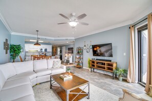 Living Room | Queen Sleeper Sofa | Smart TV | Single-Story Unit