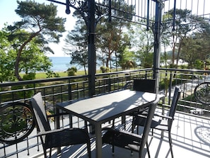 Balkon mit wunderbaren Blick auf die Ostsee und den Strand