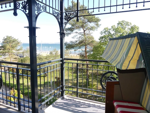 Balkon mit Blick auf die Ostsee
