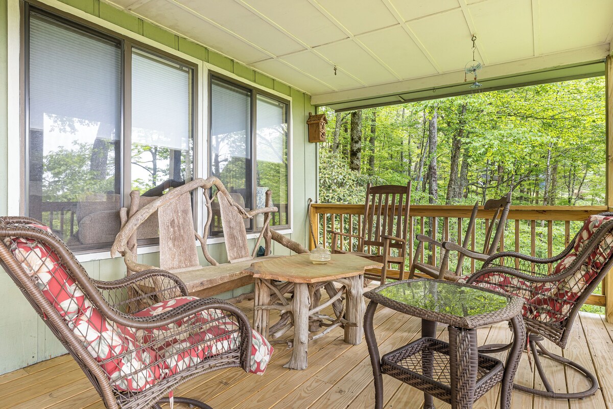 Ash Vale by AvantStay | Spacious Deck w/ Views, Ping Pong Table