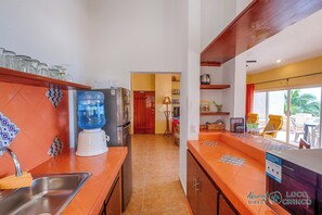 Fully equipped kitchen - La Mirage condos - beachfront residence on Half Moon Bay