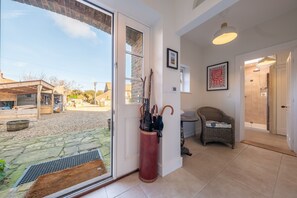 Ground floor: Welcome to Perrystone Cottage