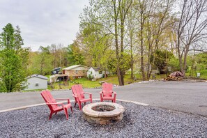 Fire Pit | Outdoor Seating