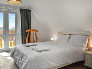 Upstairs double bedroom | Halcyon&rsquo;s Rest, St. Tudy, near Bodmin