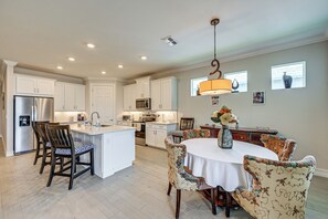 Kitchen & Dining Area | Keyless Entry