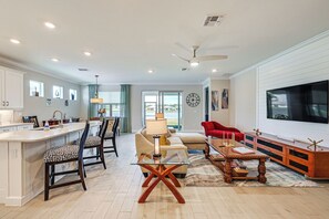 Living Room | Smart TV | Central Air Conditioning & Heating