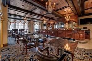 Restaurant/Bar