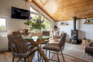 Living Room / Lounge
