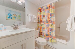 Atlantic Towers 1003-large-017-047-Bathroom-1500x986-72dpi