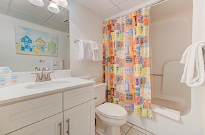 Atlantic Towers 1003-large-017-047-Bathroom-1500x986-72dpi