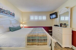 Atlantic Towers 1003-large-016-042-Bedroom-1500x985-72dpi
