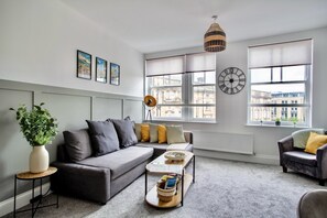 Living Room / Lounge