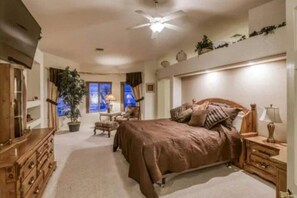 Bedroom with king bed size