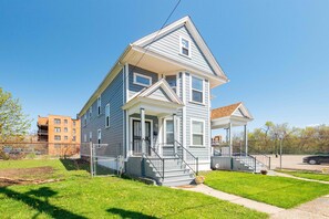 "the host is wonderful, the home is lovely and the location is perfect. one of my favorite places to stay." - Danielle, 5 Star Review