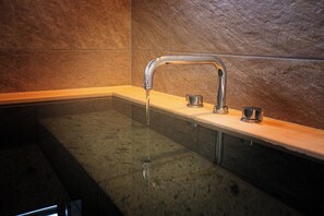 Natural stone cypress bathtub