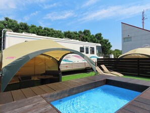 ・[DX Camper <Double + Extra>] There are endless ways to spend your time, such as playing in the water or sleeping on the sunbed ♪