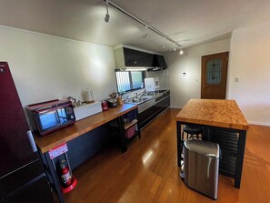 Fully equipped kitchen