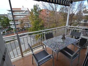 L'Eau, Bâtiment, Plante, Arbre, Fenêtre, Piscine, Design Urbain, Condominium, Loisir, Immobilier