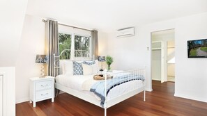 Master Bedroom | Queen