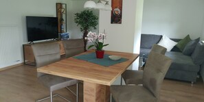 Ferienwohnung Watzmann, 1-3 Personen, 60 qm, Schlafzimmer-Essbereich