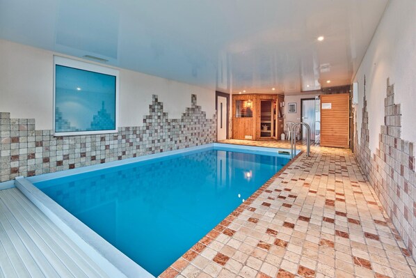 Holiday Home Swimming Pool