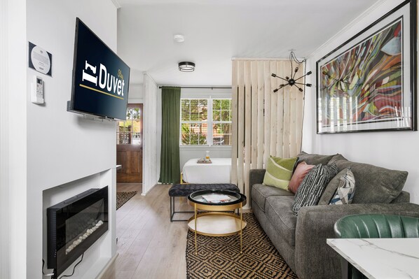 Welcome to Cottages In The Park Studio 3
