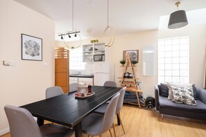 Living Room (1)