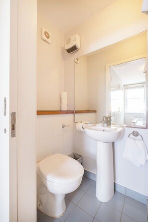 Bathroom Ensuite Upstairs