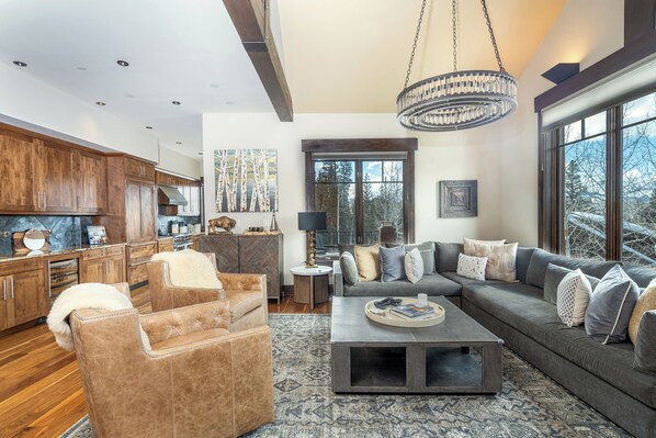 2.0-mountain-village-elkstone-retreat-living-room1