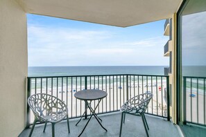 Sunbird 807E balcony