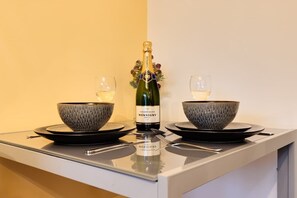 Intimate dining
