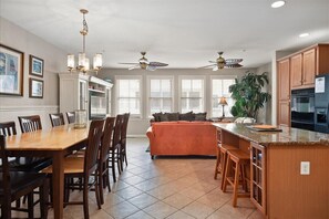 Kitchen & Dining area