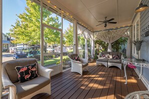 Screened in front porch