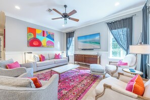 Living room with seating for six