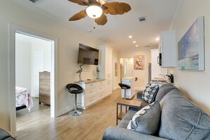 Living Room | Free WiFi | Smart TV