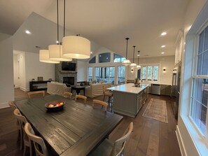 Main living area (2)
