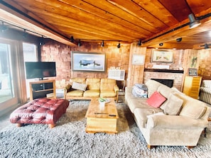 Living room area-not that carpet has been replaced with new vinyl flooring
