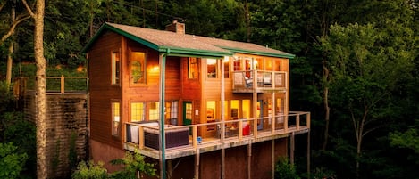 Wake up every morning surrounded by nature!