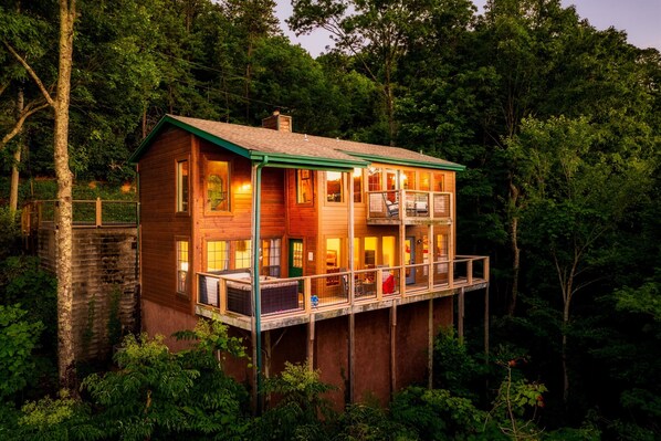 Wake up every morning surrounded by nature!