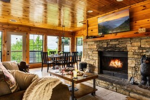 Time to relax with the fireplace after a long day