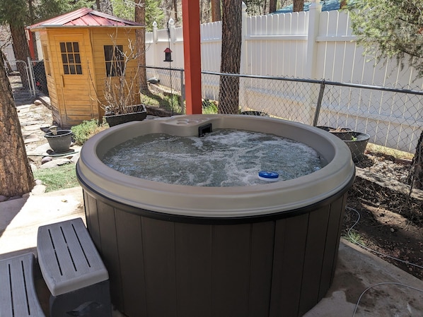 Outdoor spa tub
