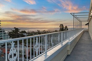 Wyndham (WorldMark) Inn at the Park_3_rooftop-balcony-inn-at.jpg