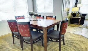 wbw-phoenix-one-bedroom-dining-2-664x386_enhanced